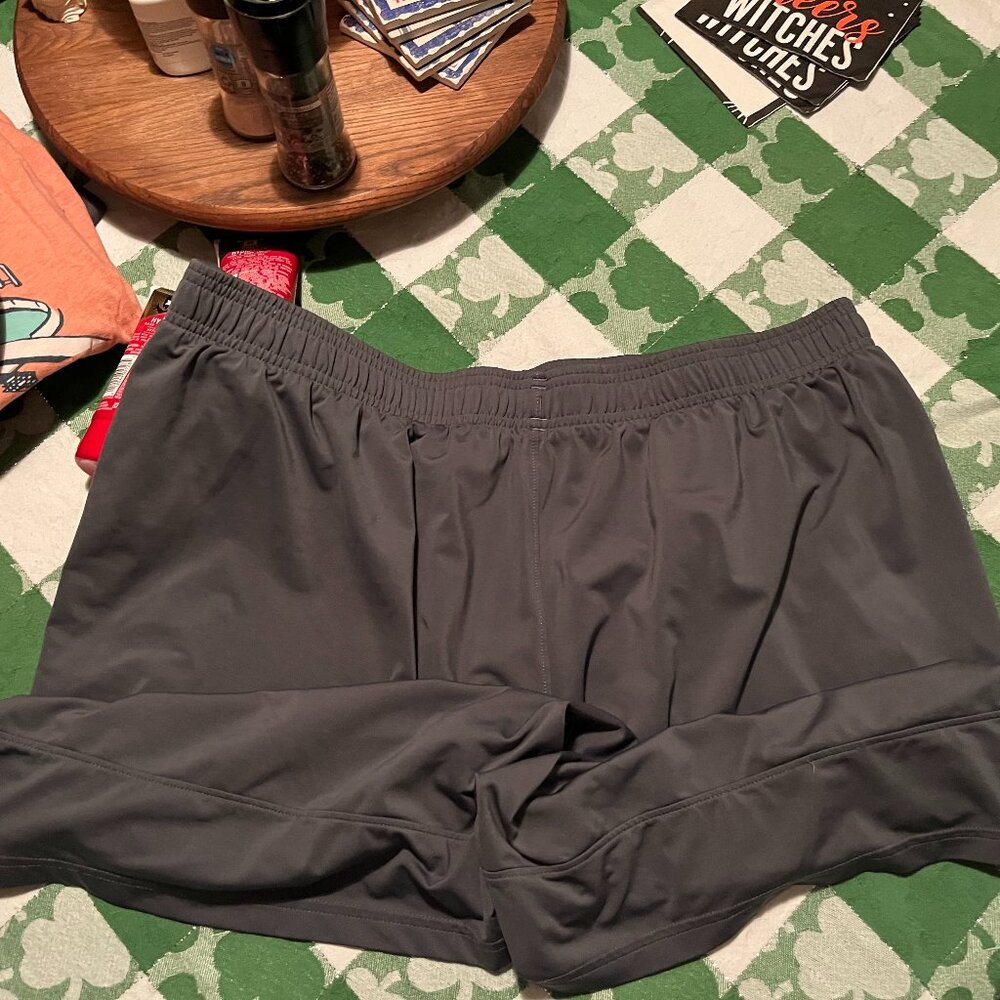 Under Armour Shorts Size XL Gray with Black Accents Heat Gear